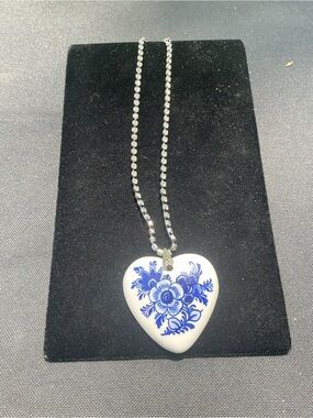 Vintage DELFT Blue Floral large Heart Pendant Necklace ON Coro rhinestone choker
